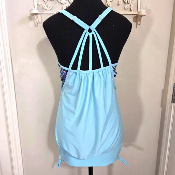 Light Blue Women's 2 piece Swim Tankini NWOT - Picture 2 of 8